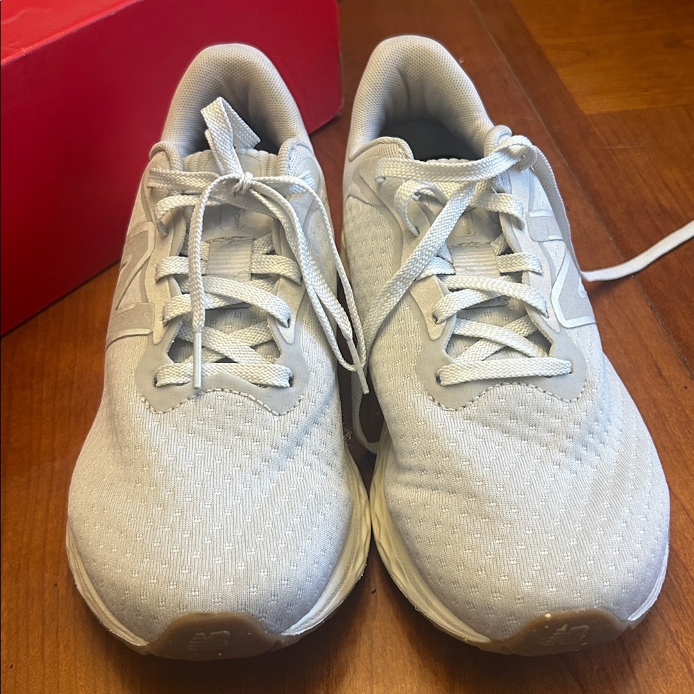 New Balance Fresh Foam Arishi V4 Grey Shoes Women Size 8.5 D WIDE - Picture 4 of 10